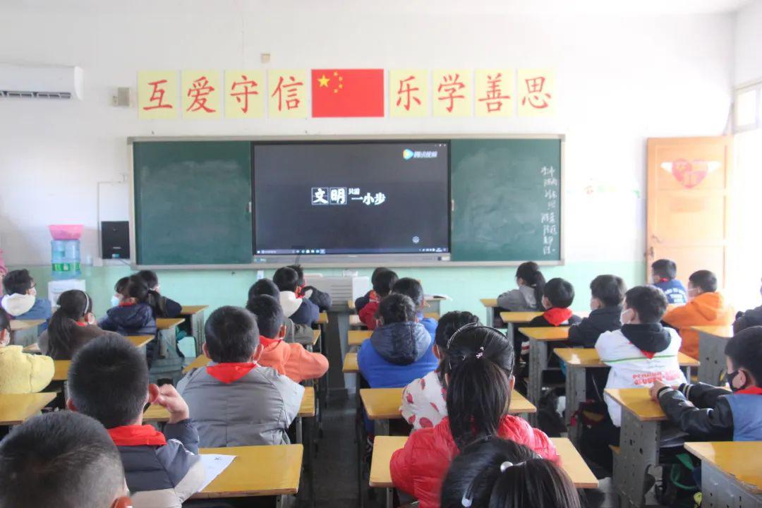 今天，贵阳龙洞堡国际机场航班运行安全有序